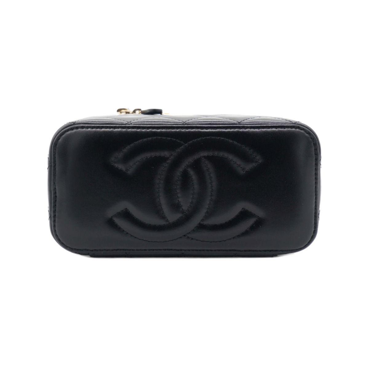 Lambskin Quilted Small Pearl Crush Vanity Case With Chain Black