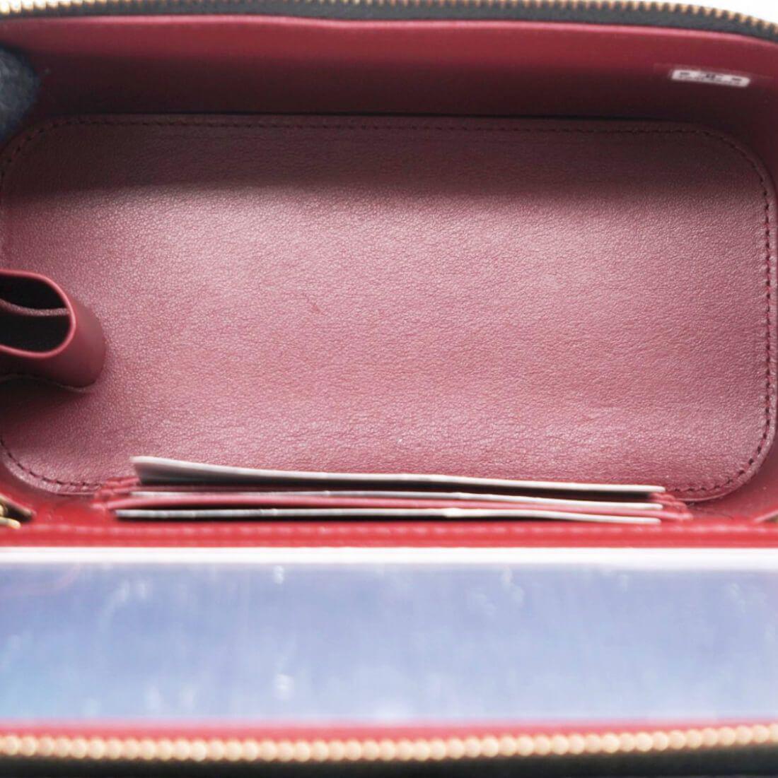 Lambskin Quilted Small Pearl Crush Vanity Case With Chain Black