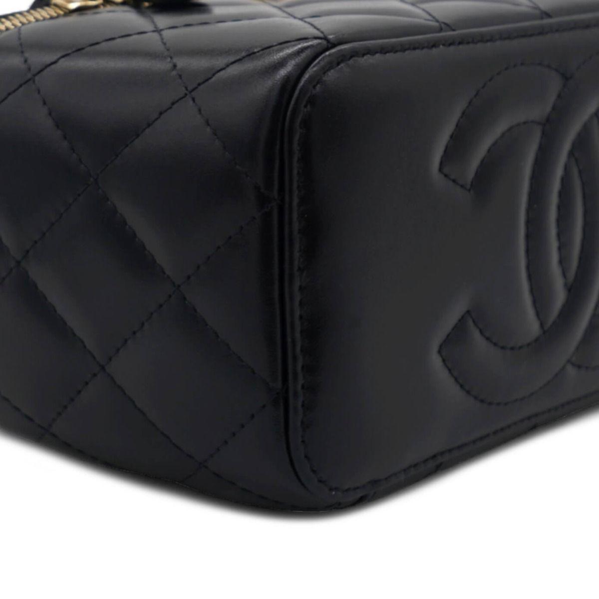 Lambskin Quilted Small Pearl Crush Vanity Case With Chain Black