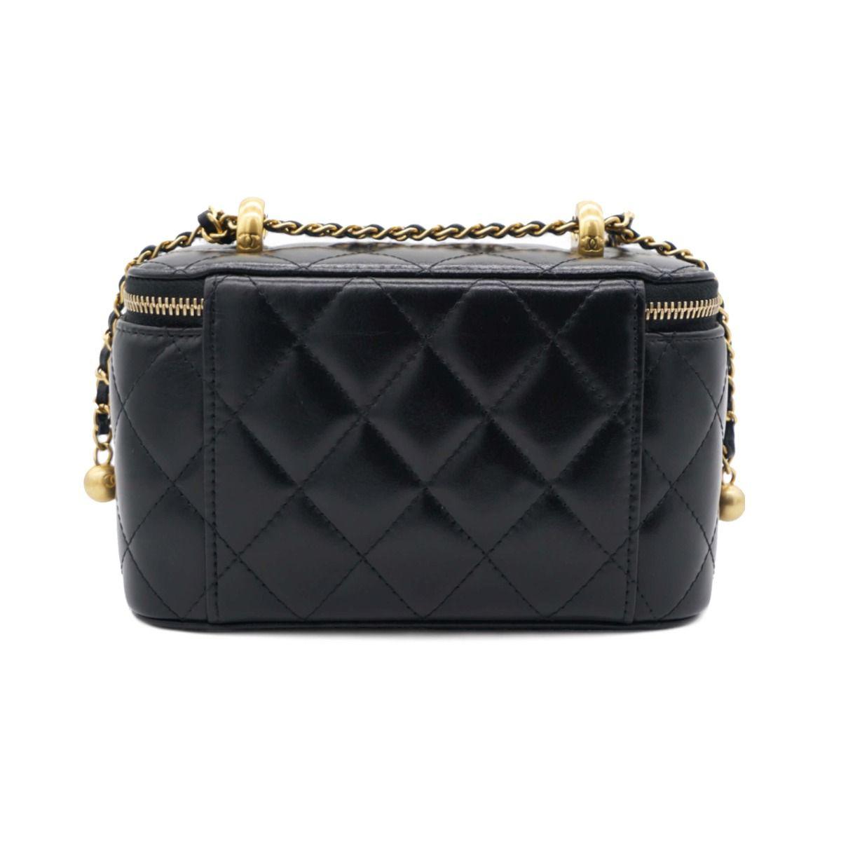 Lambskin Quilted Small Pearl Crush Vanity Case With Chain Black